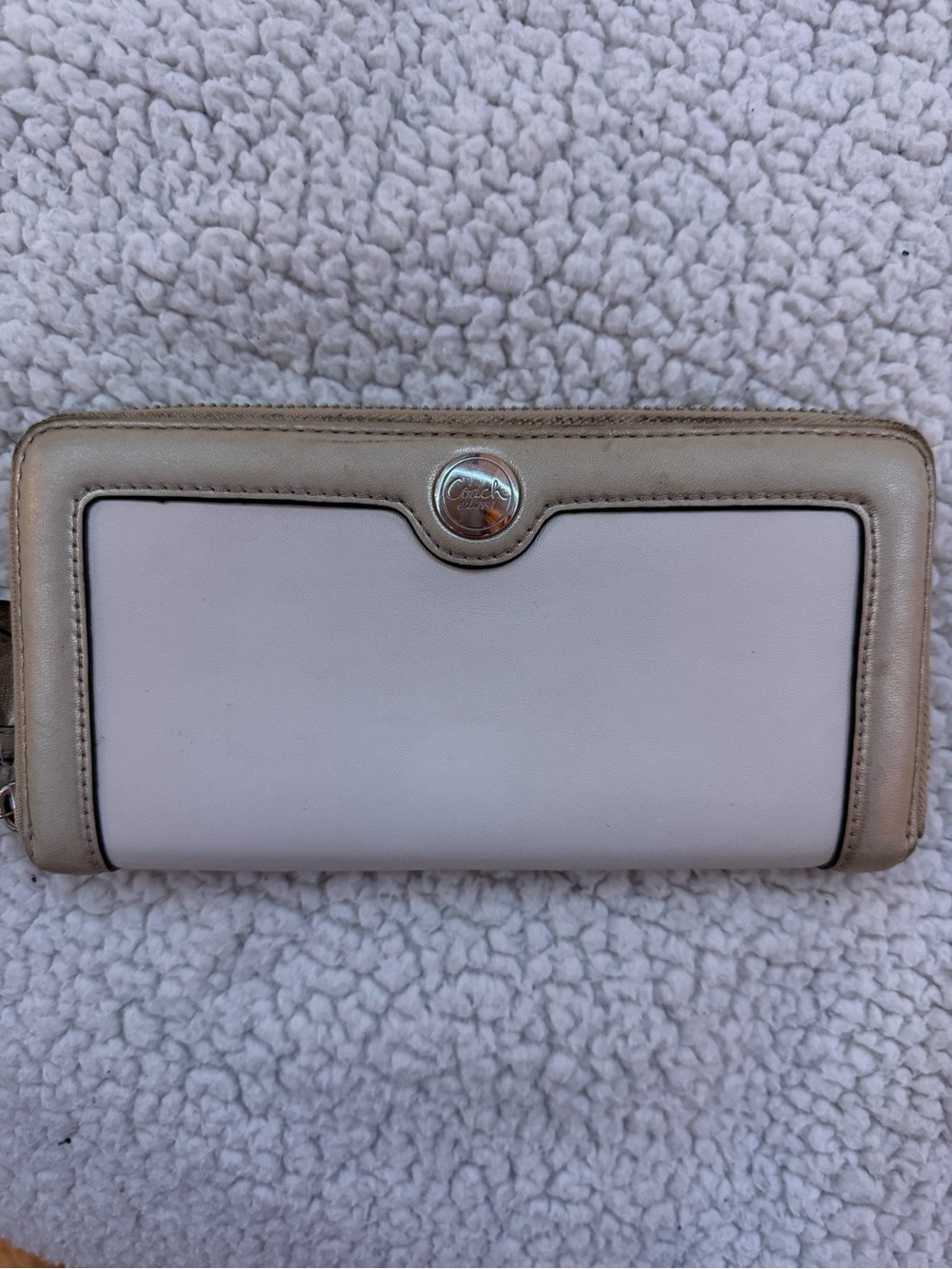 Coach Women's Cream and gold Leather Zip Wallet